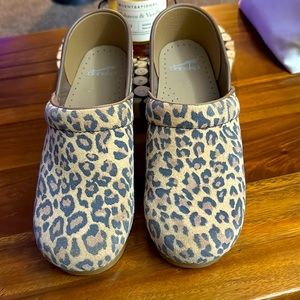 DANSKO ANIMAL / LEOPARD print clogs !!! Worn only handful of times